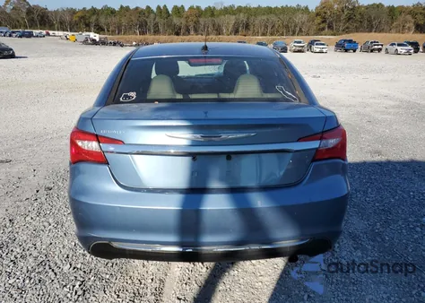 2011 Chrysler 200 Touring z USA, uszkodzony, nr VIN 1C3BC1FB8BN576086
